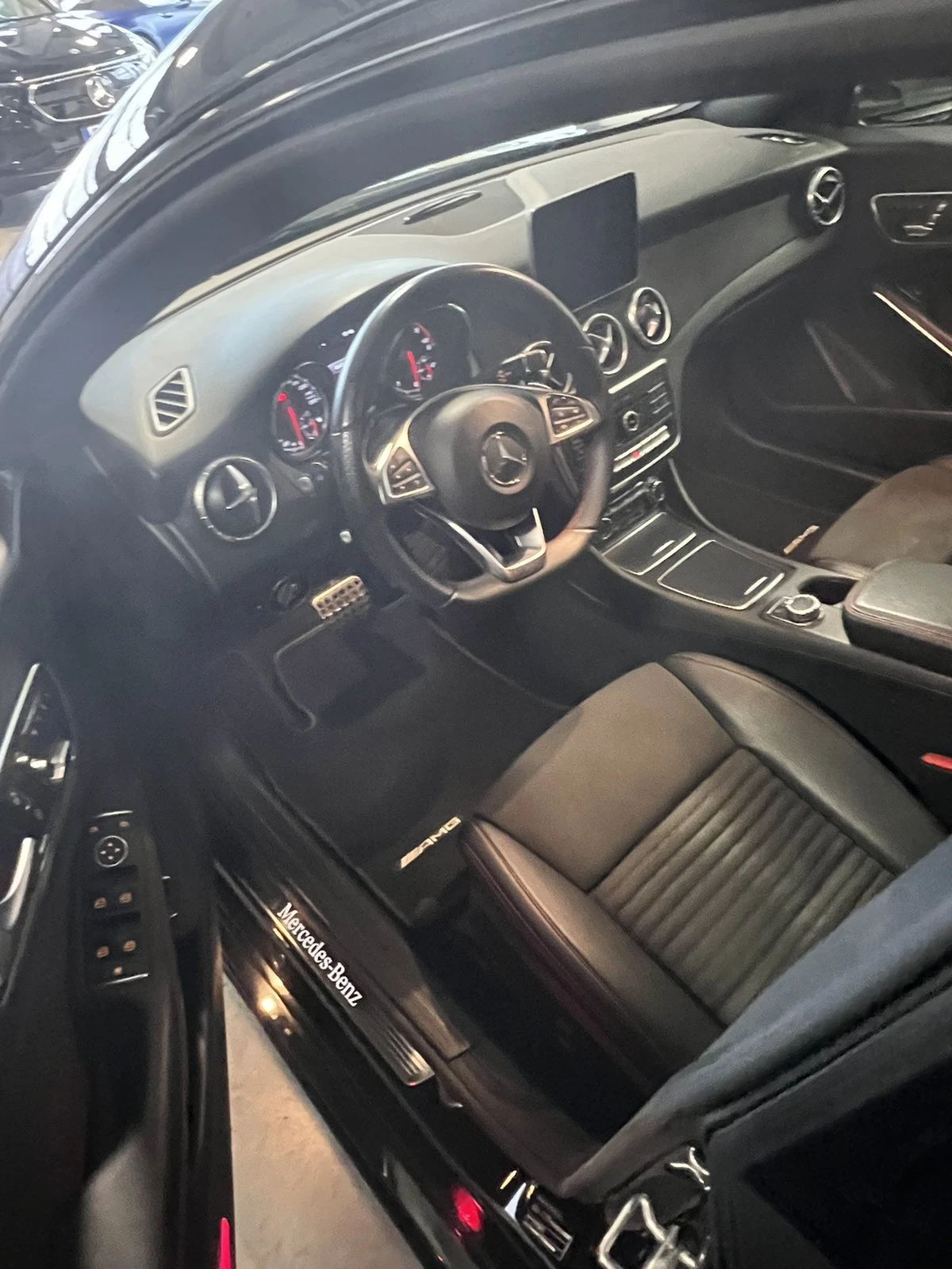 Mercedes-Benz CLA 200  - изображение 2