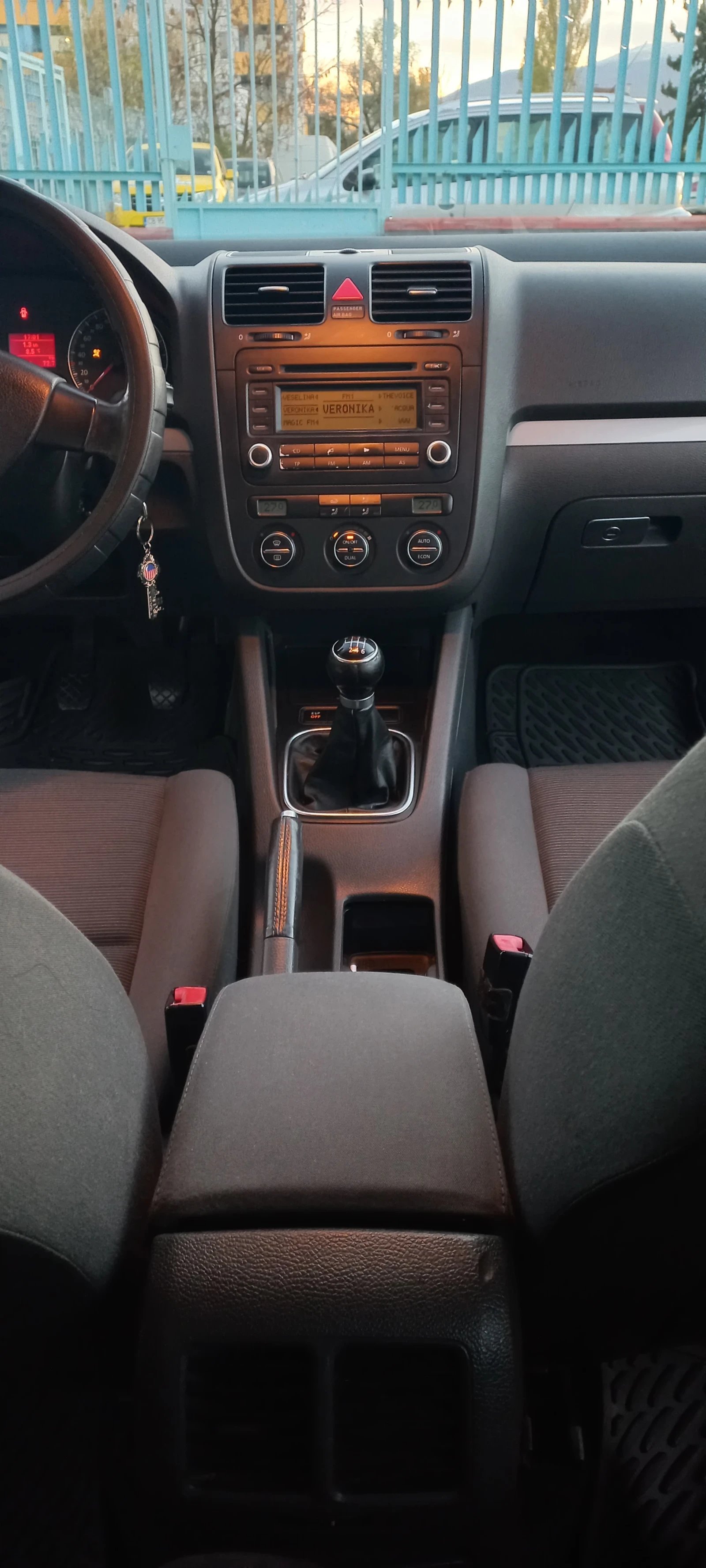 VW Golf 1.6FSI  5 | Mobile.bg   6