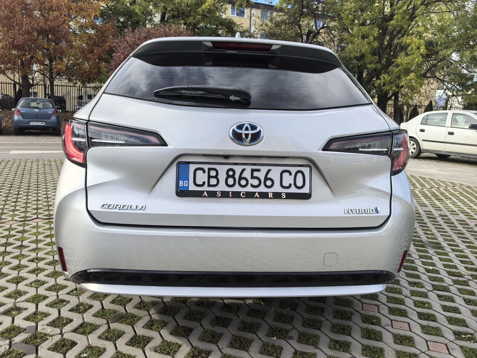 Toyota Corolla 1.8 i HYBRID - изображение 5
