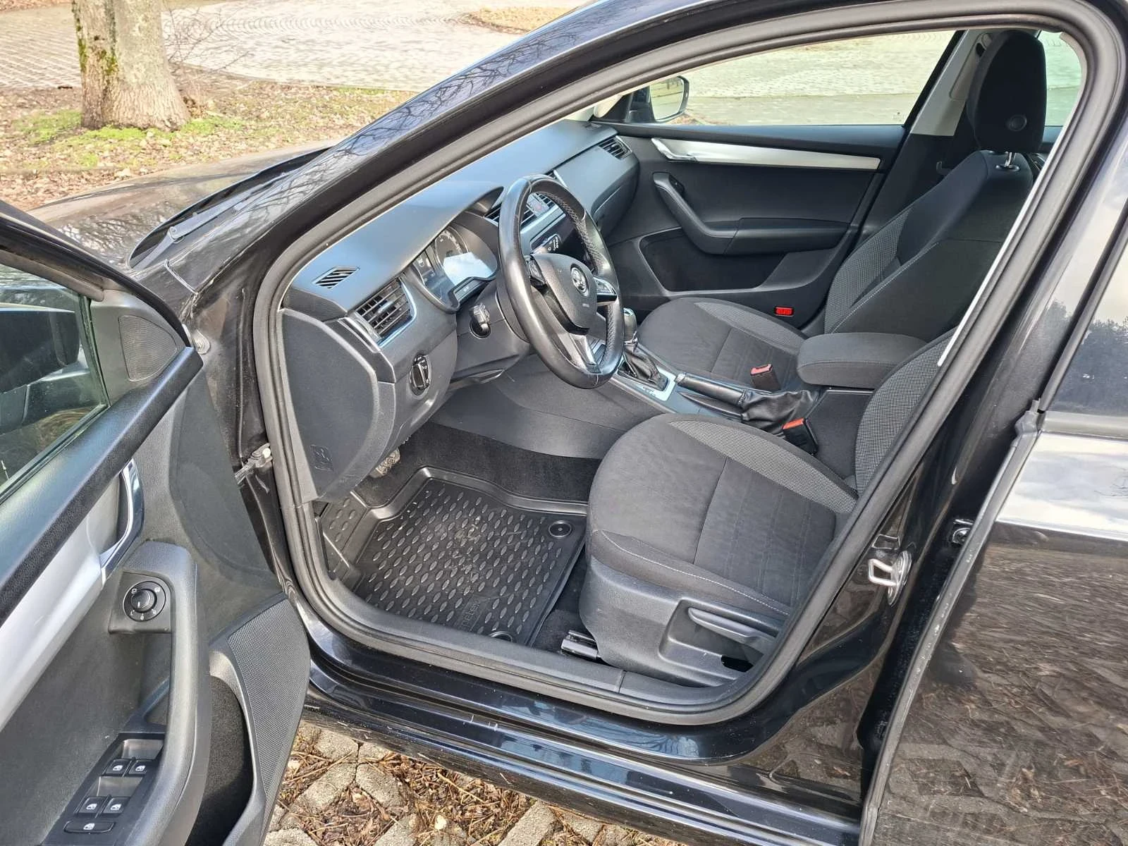Skoda Octavia 2.0TDI/150k.s/NAVI/AVTOMAT | Mobile.bg � ����������� 8