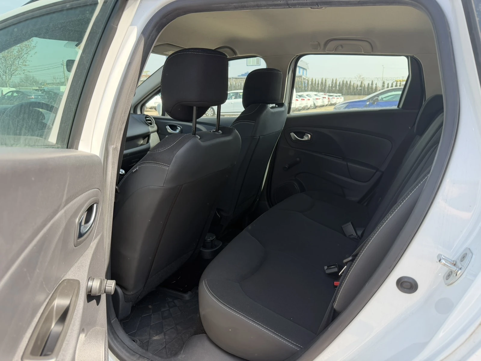 Renault Clio 0.9TCe/90k.c./Grandtour, снимка 11 - Автомобили и джипове - 53800189