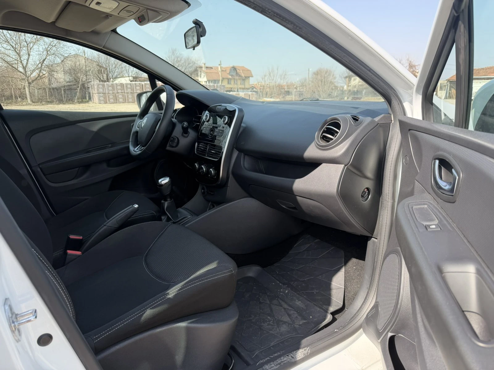 Renault Clio 0.9TCe/90k.c./Grandtour, снимка 10 - Автомобили и джипове - 53800189