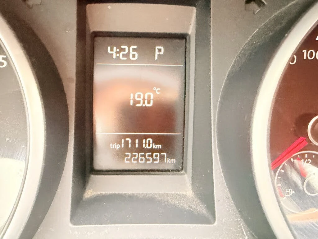 VW Golf 2.5l * Keyless * 5цил.* АвтоКредит* (ЦЕНА ДО БГ), снимка 9 - Автомобили и джипове - 54152503