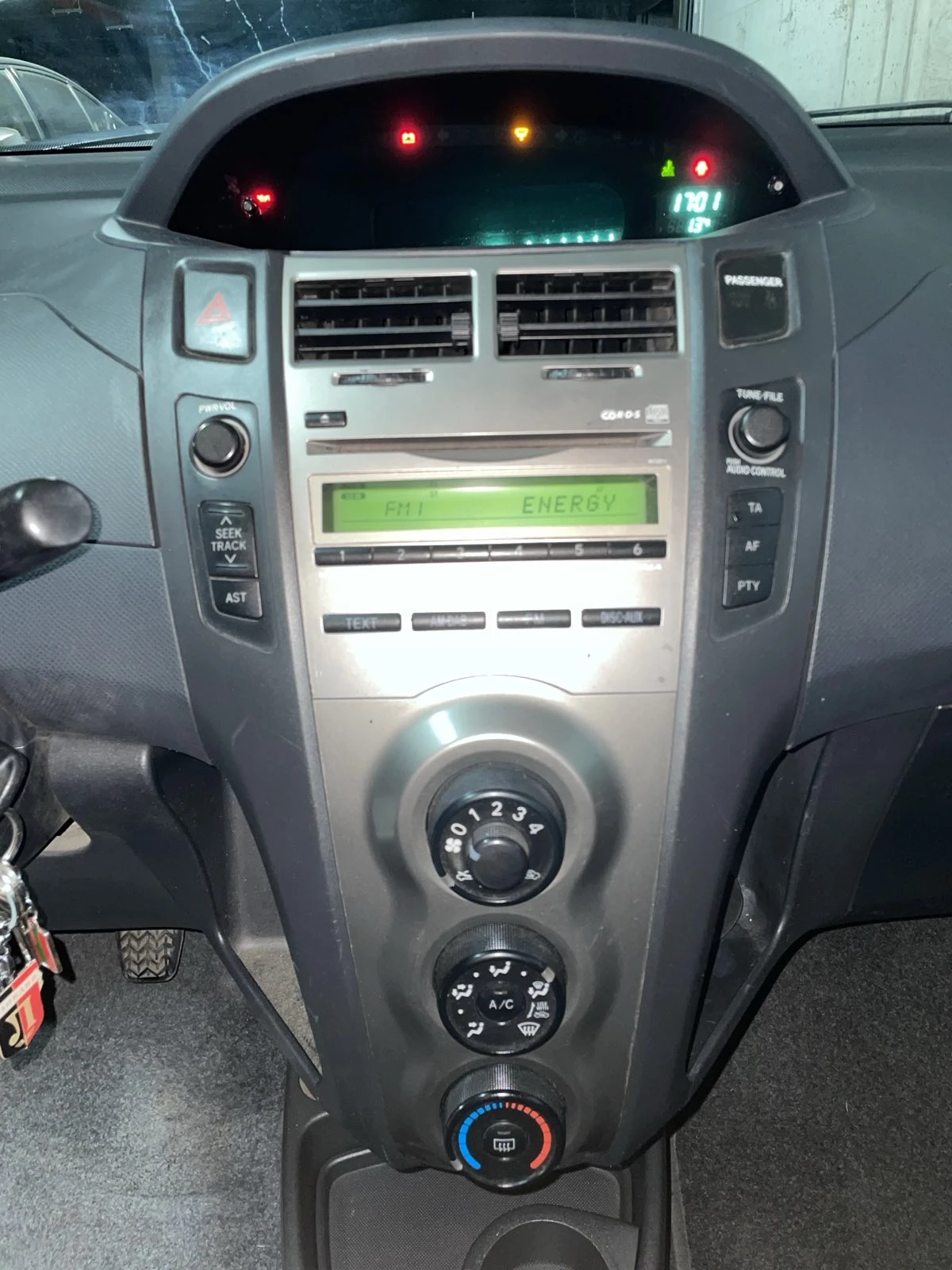 Toyota Yaris, снимка 9 - Автомобили и джипове - 54179048