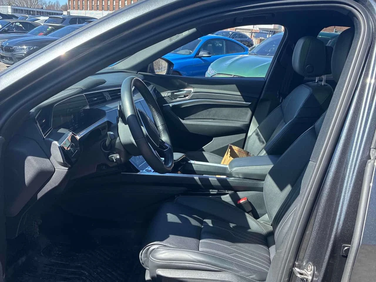 Audi E-Tron Technik  CARFAX, снимка 13 - Автомобили и джипове - 54240090