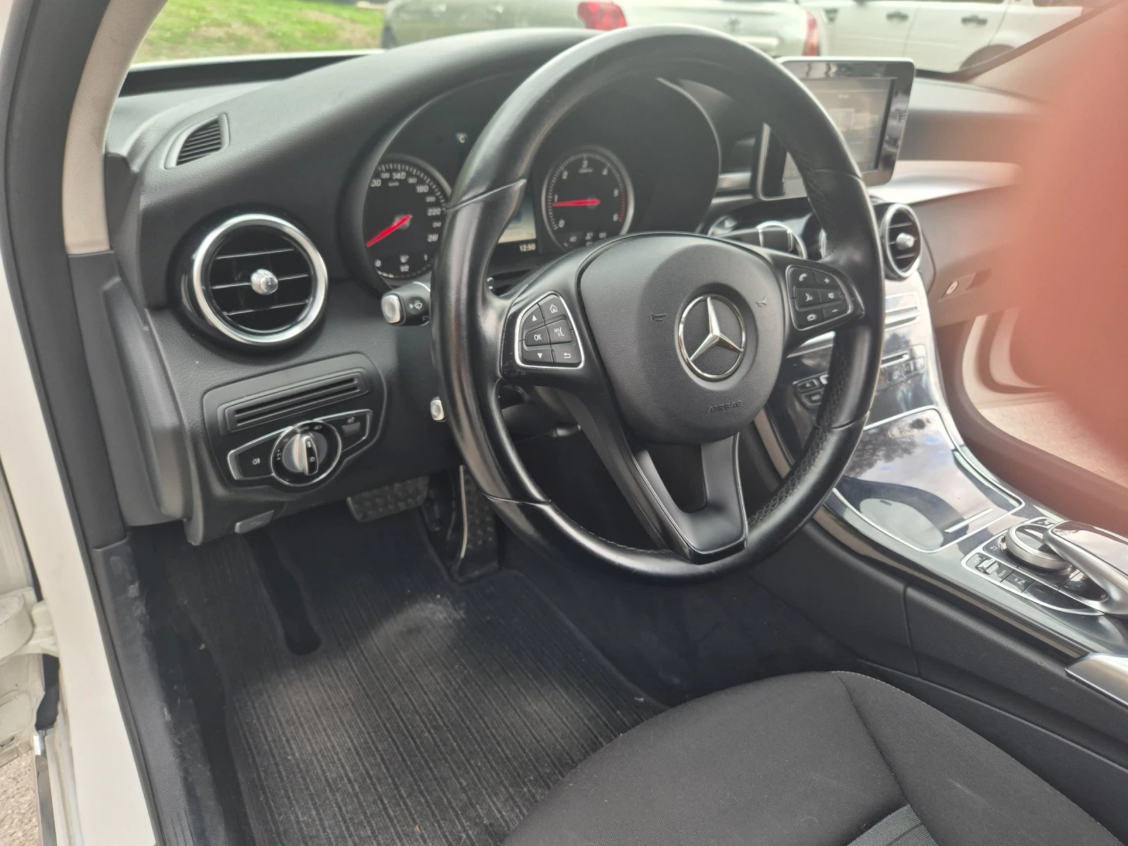 Mercedes-Benz C 220, снимка 5 - Автомобили и джипове - 54270404