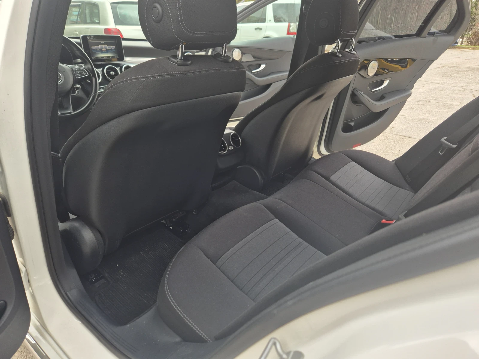 Mercedes-Benz C 220, снимка 10 - Автомобили и джипове - 54270404