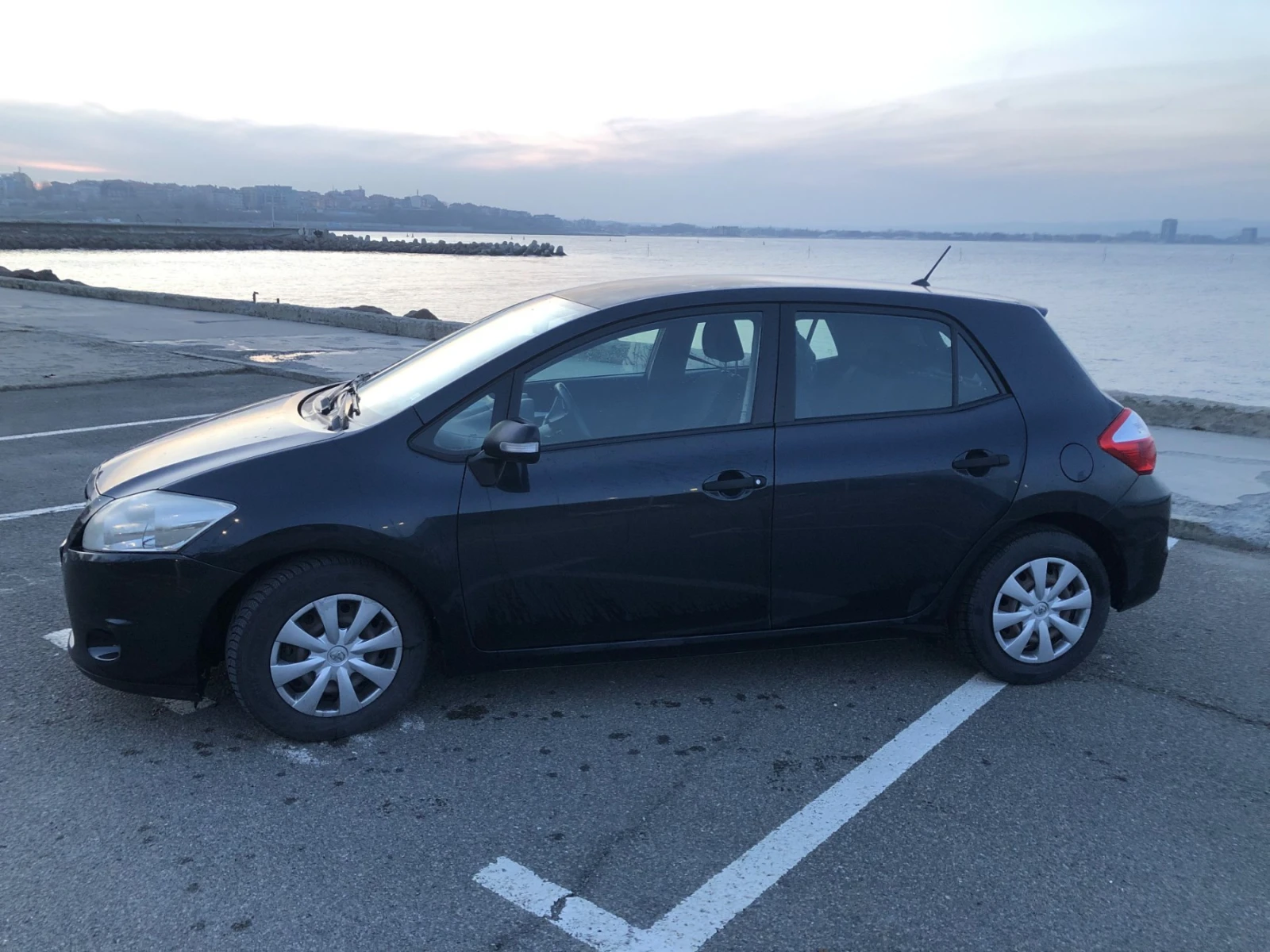 Toyota Auris 1.4D, снимка 3 - Автомобили и джипове - 54886694