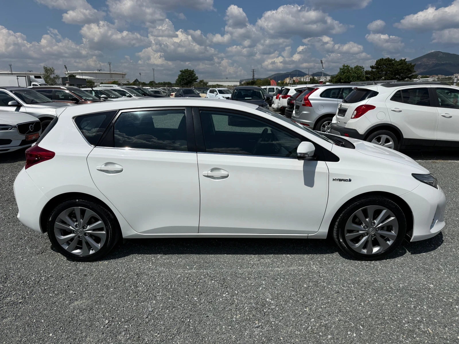 Toyota Auris (KATO НОВА)^(ХИБРИД), снимка 4 - Автомобили и джипове - 55313996