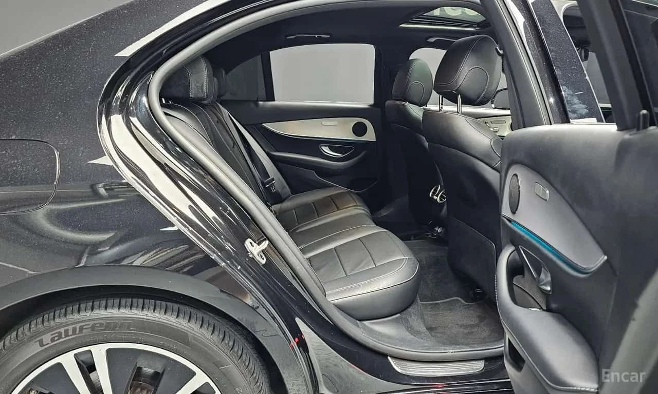 Mercedes-Benz E 250 * E250 Avantgarde * БЕЗ ПЪРВОНАЧАЛНА ВНОСКА, снимка 12 - Автомобили и джипове - 55571418