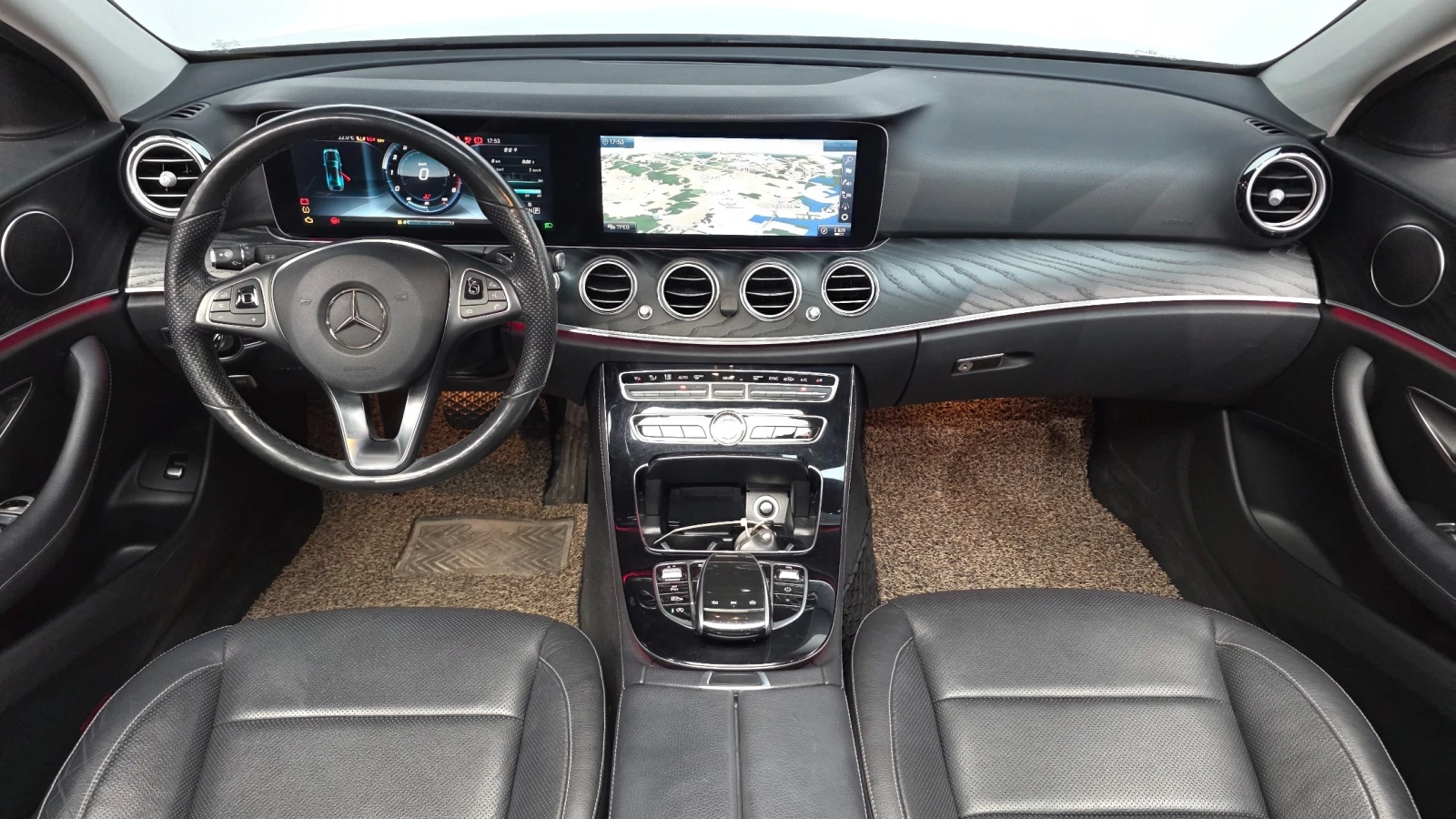 Mercedes-Benz E 300 360  | Панорама | Вентилация | Памет, снимка 5 - Автомобили и джипове - 55636689