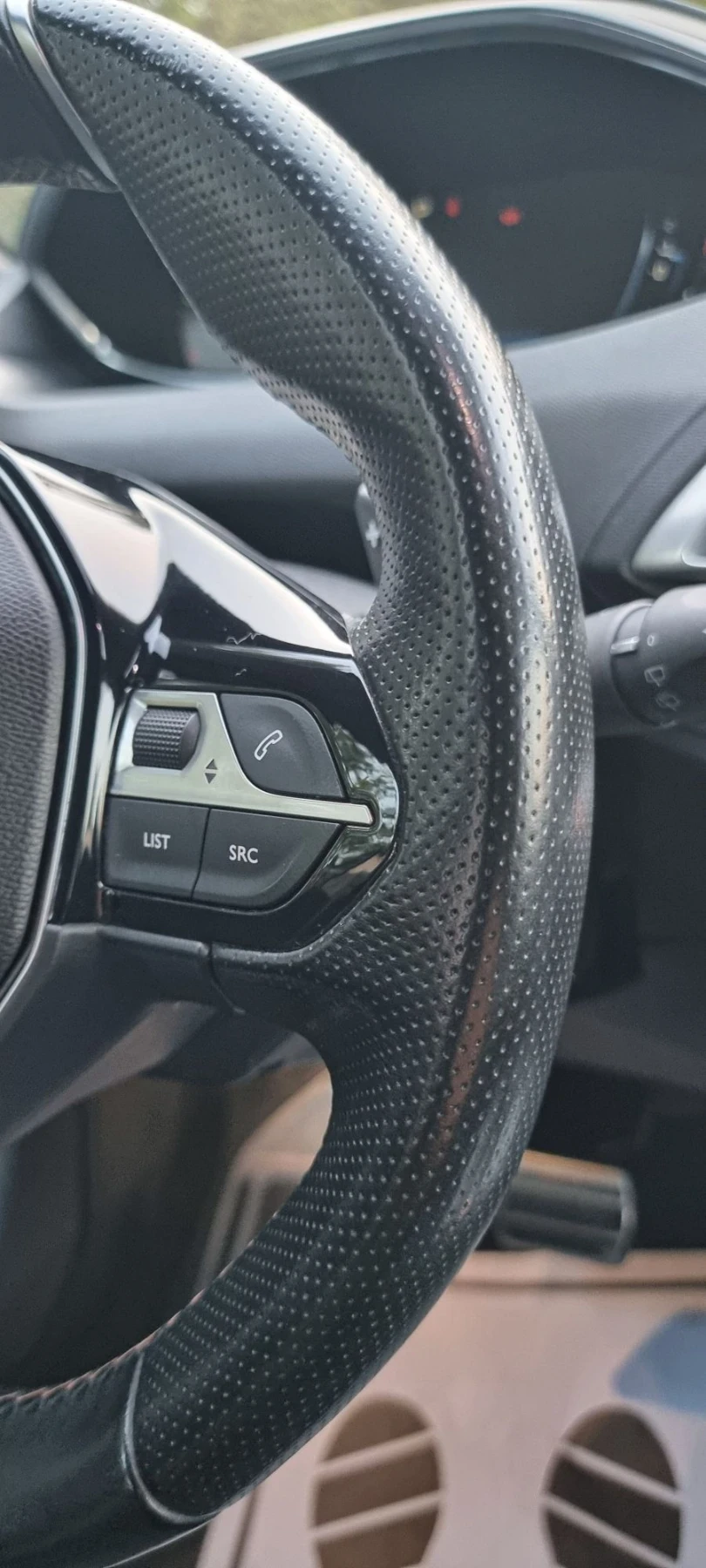 Peugeot 3008 1.6 Blue HDI GT line, снимка 9 - Автомобили и джипове - 55909633