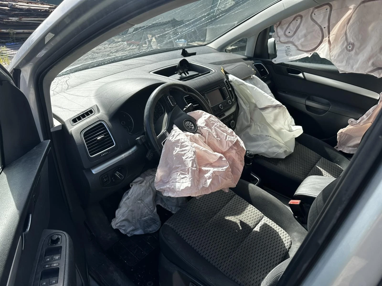 VW Sharan 2.0 tdi, снимка 7 - Автомобили и джипове - 55886060