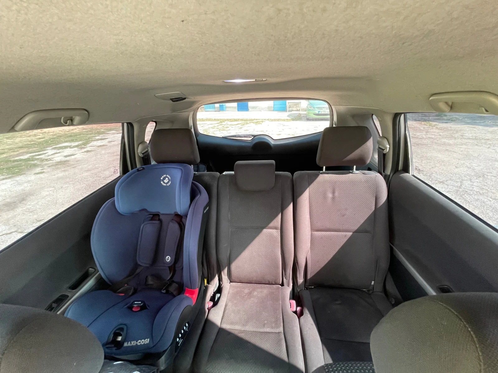 Toyota Corolla verso 2.2 D4D, снимка 8 - Автомобили и джипове - 55911788