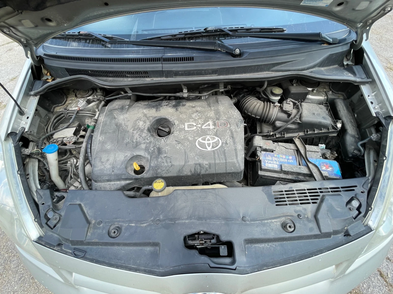 Toyota Corolla verso 2.2 D4D, снимка 10 - Автомобили и джипове - 55911788