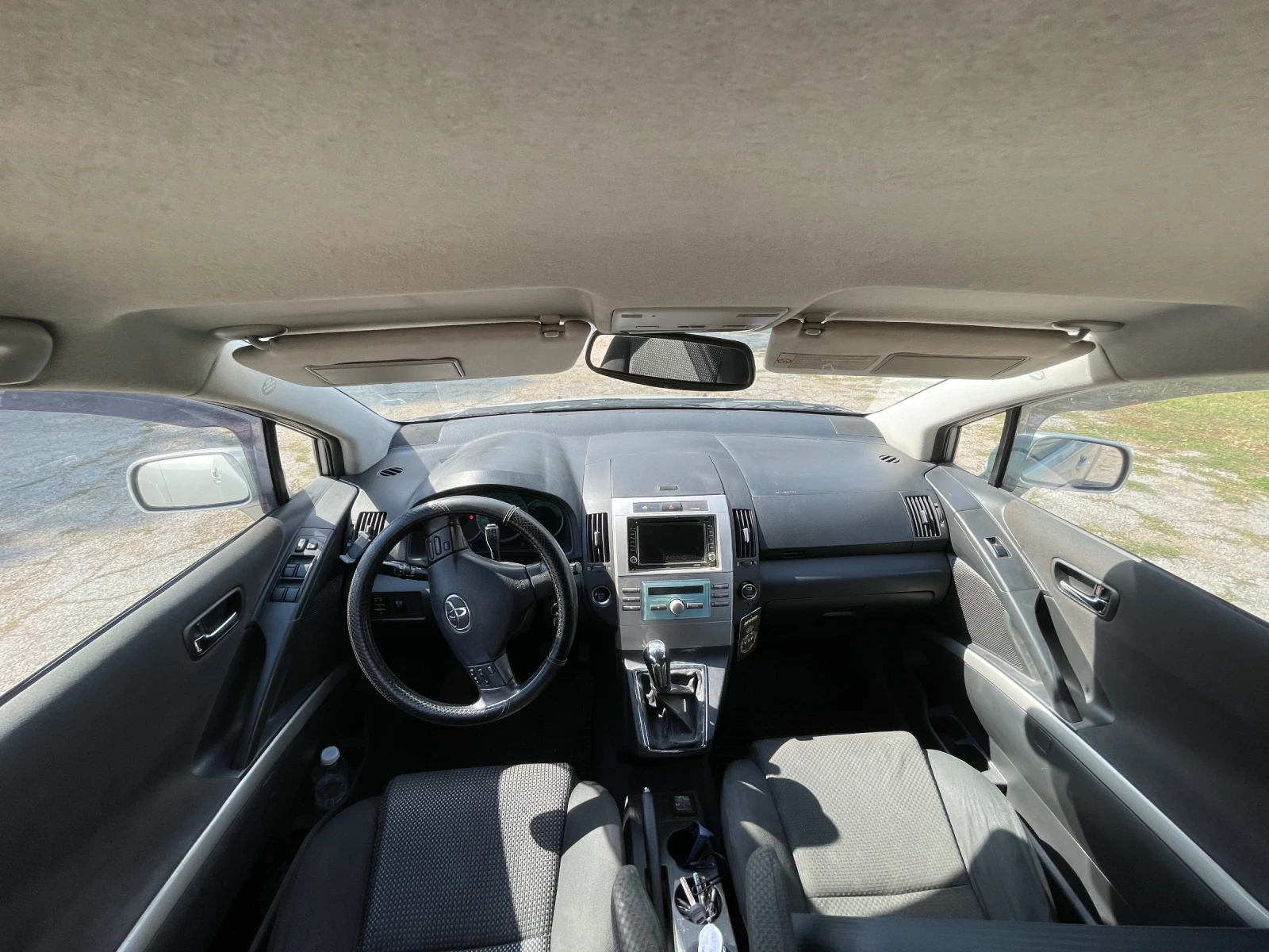 Toyota Corolla verso 2.2 D4D, снимка 7 - Автомобили и джипове - 55911788