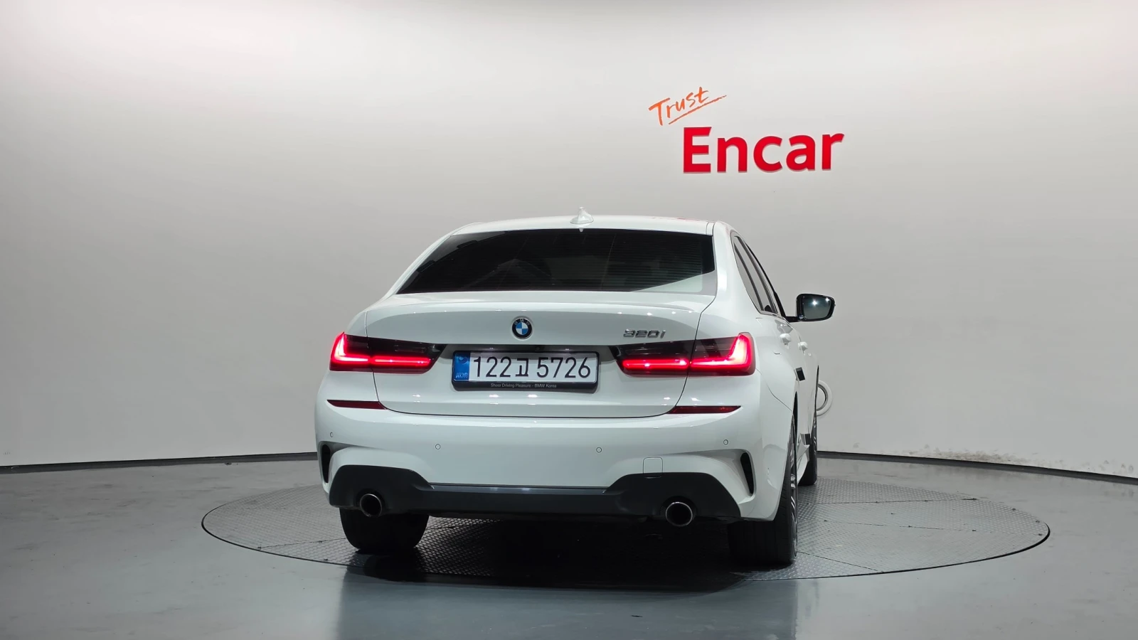 BMW 320 i M SPORT * DIS * 360 * HUD * ��� * FULLL | Mobile.bg � ����������� 4