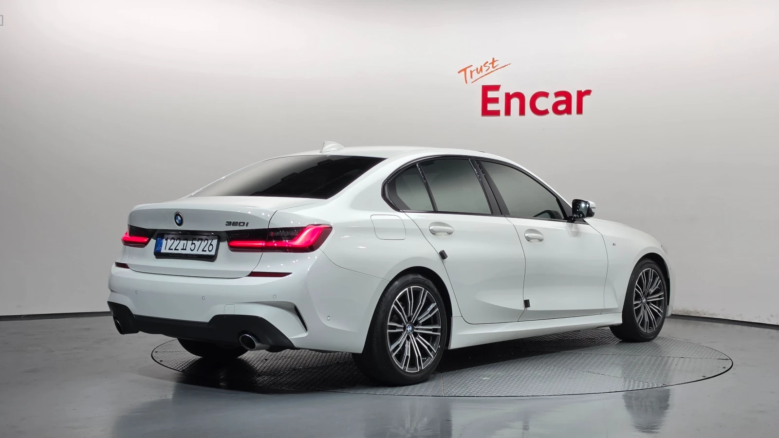 BMW 320 i M SPORT * DIS * 360 * HUD * ��� * FULLL | Mobile.bg � ����������� 3