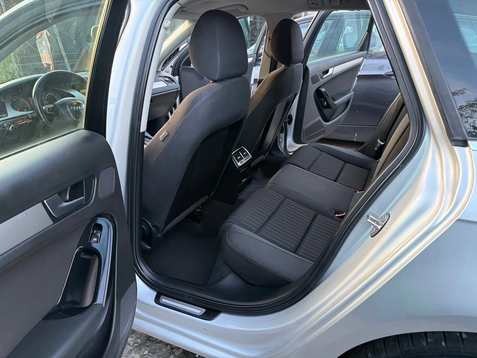 Audi A4 2.0TDI 143HP AVTOMAT NAVI  XENON KLIMA NOVA 2010G | Mobile.bg � ����������� 17