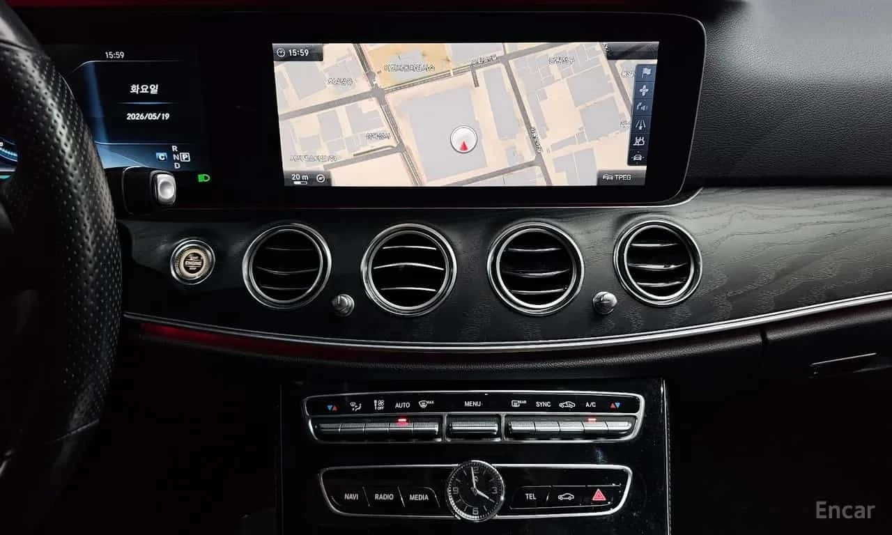 Mercedes-Benz E 300 * E300 Avantgarde * , снимка 12 - Автомобили и джипове - 56531934