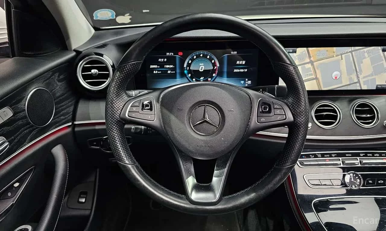 Mercedes-Benz E 300 * E300 Avantgarde * , снимка 13 - Автомобили и джипове - 56531934