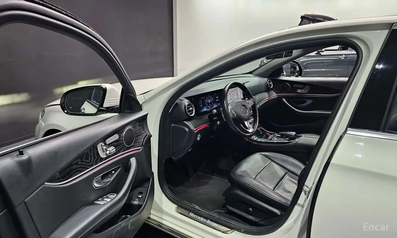 Mercedes-Benz E 300 * E300 Avantgarde * , снимка 10 - Автомобили и джипове - 56531934