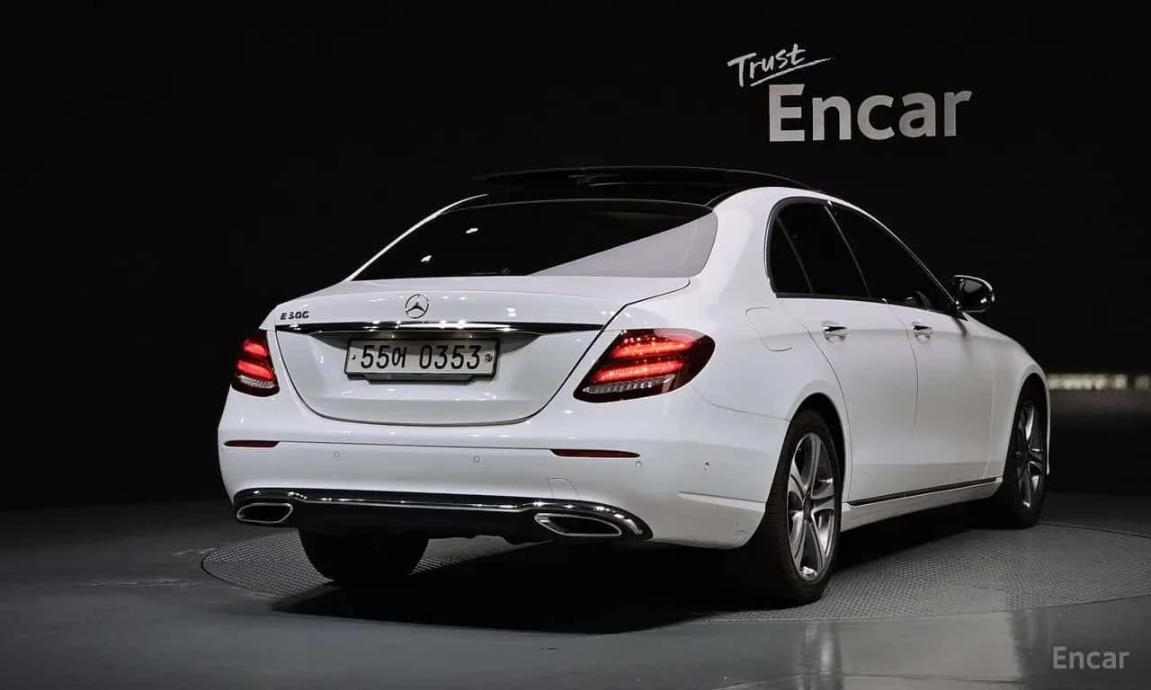 Mercedes-Benz E 300 * E300 Avantgarde * , снимка 2 - Автомобили и джипове - 56531934
