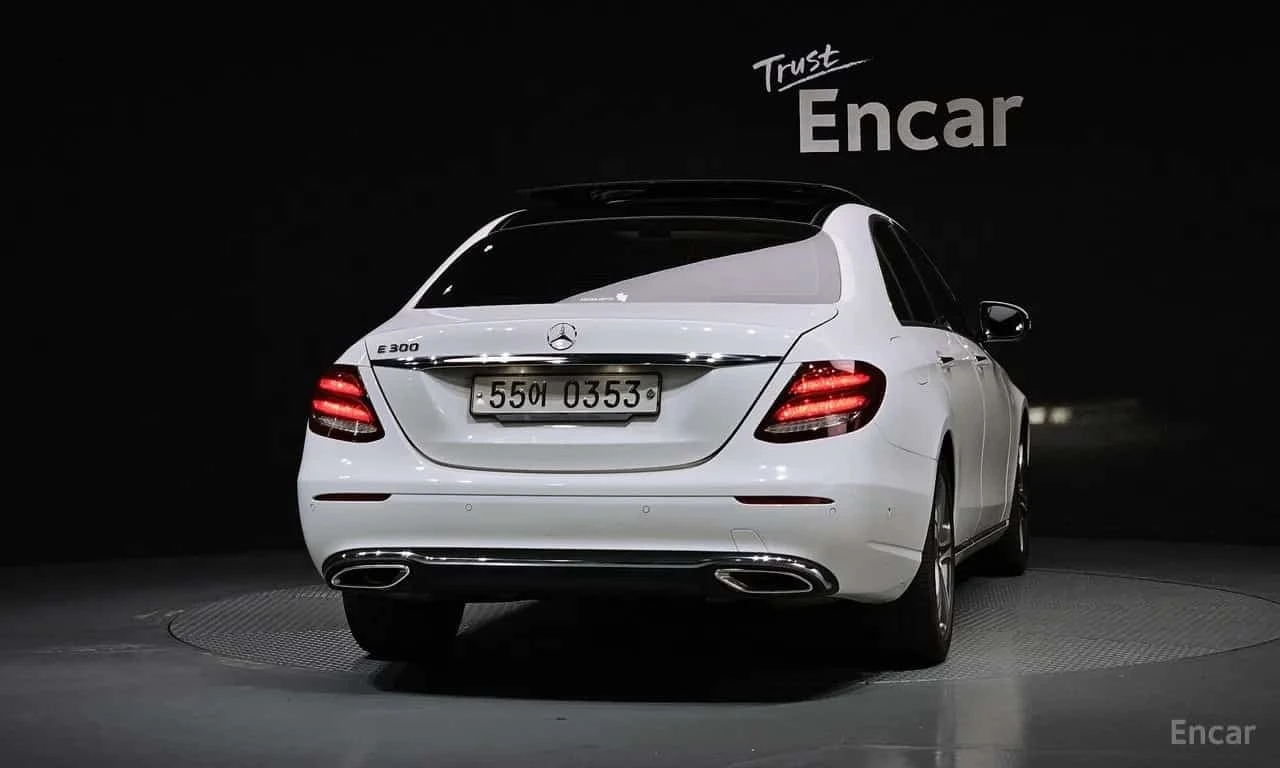 Mercedes-Benz E 300 * E300 Avantgarde * , снимка 4 - Автомобили и джипове - 56531934