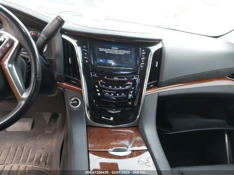 Cadillac Escalade, снимка 10 - Автомобили и джипове - 49265749