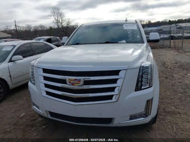 Cadillac Escalade, снимка 2 - Автомобили и джипове - 49265749