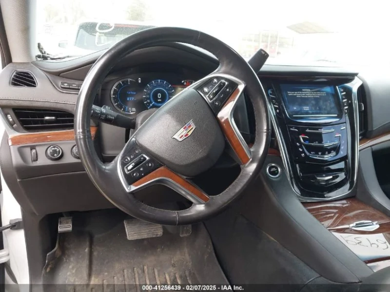 Cadillac Escalade, снимка 9 - Автомобили и джипове - 49265749