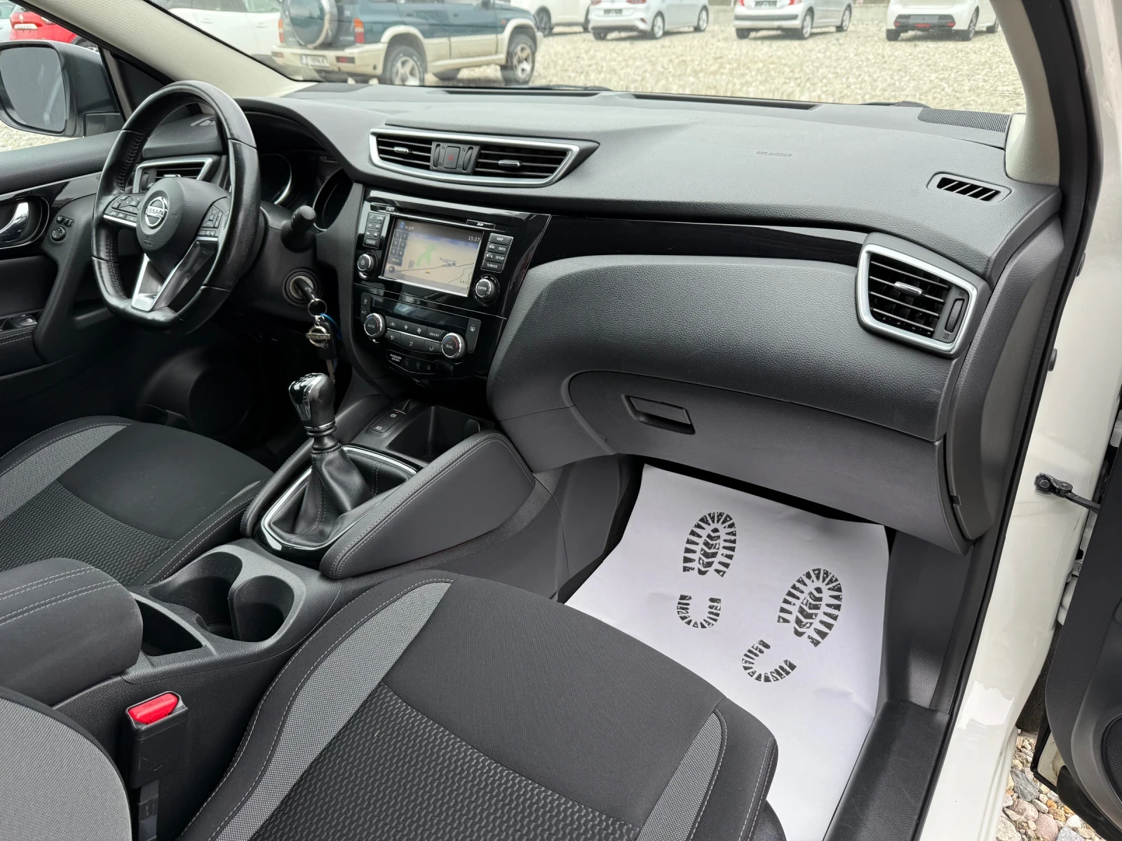 Nissan Qashqai 1.2 DIG-T NAVI PANORAMA | Mobile.bg — изображение 12