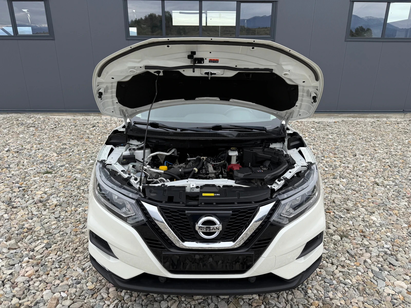 Nissan Qashqai 1.2 DIG-T NAVI PANORAMA | Mobile.bg — изображение 17