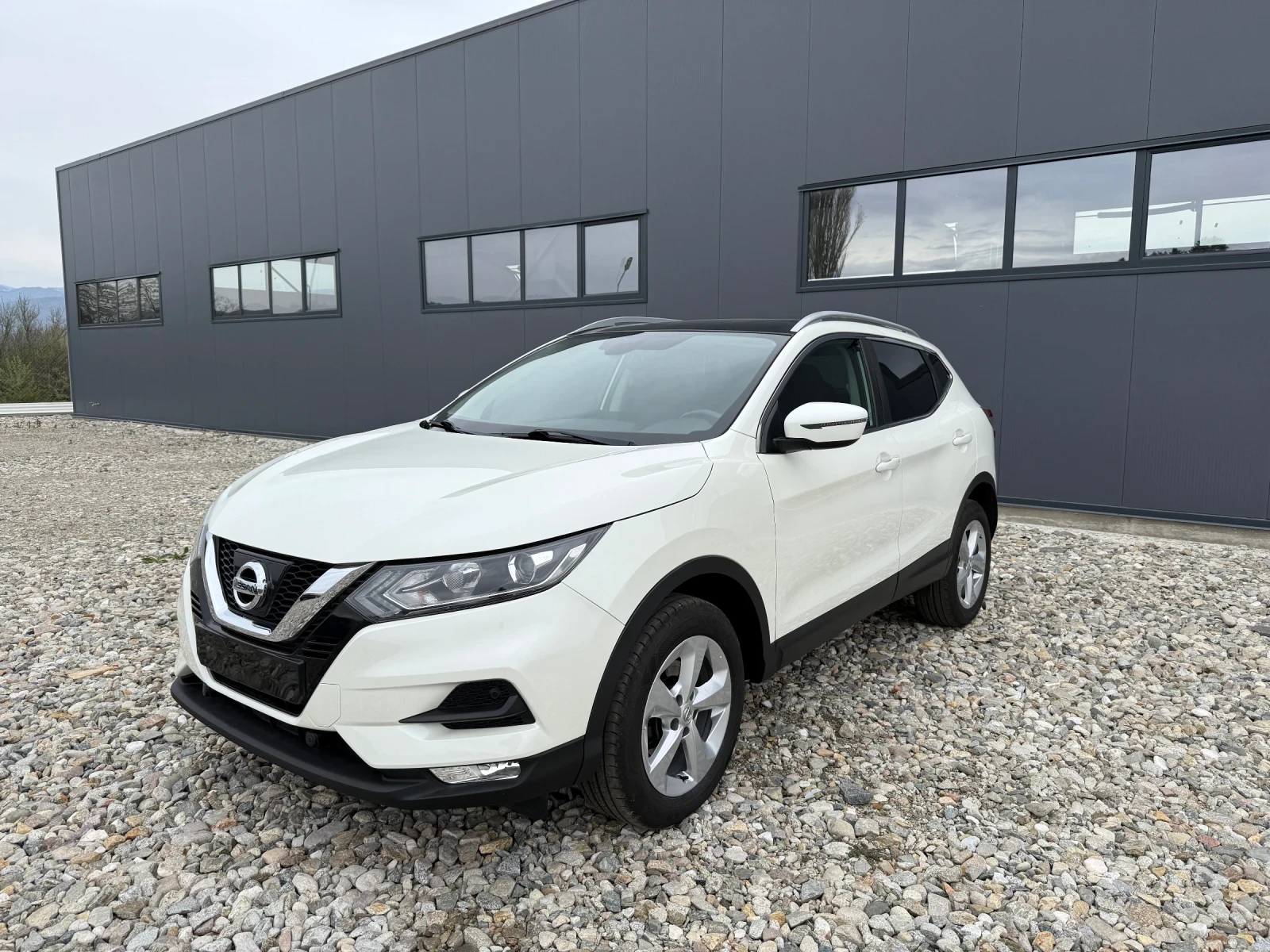 Nissan Qashqai 1.2 DIG-T NAVI PANORAMA | Mobile.bg — изображение 1