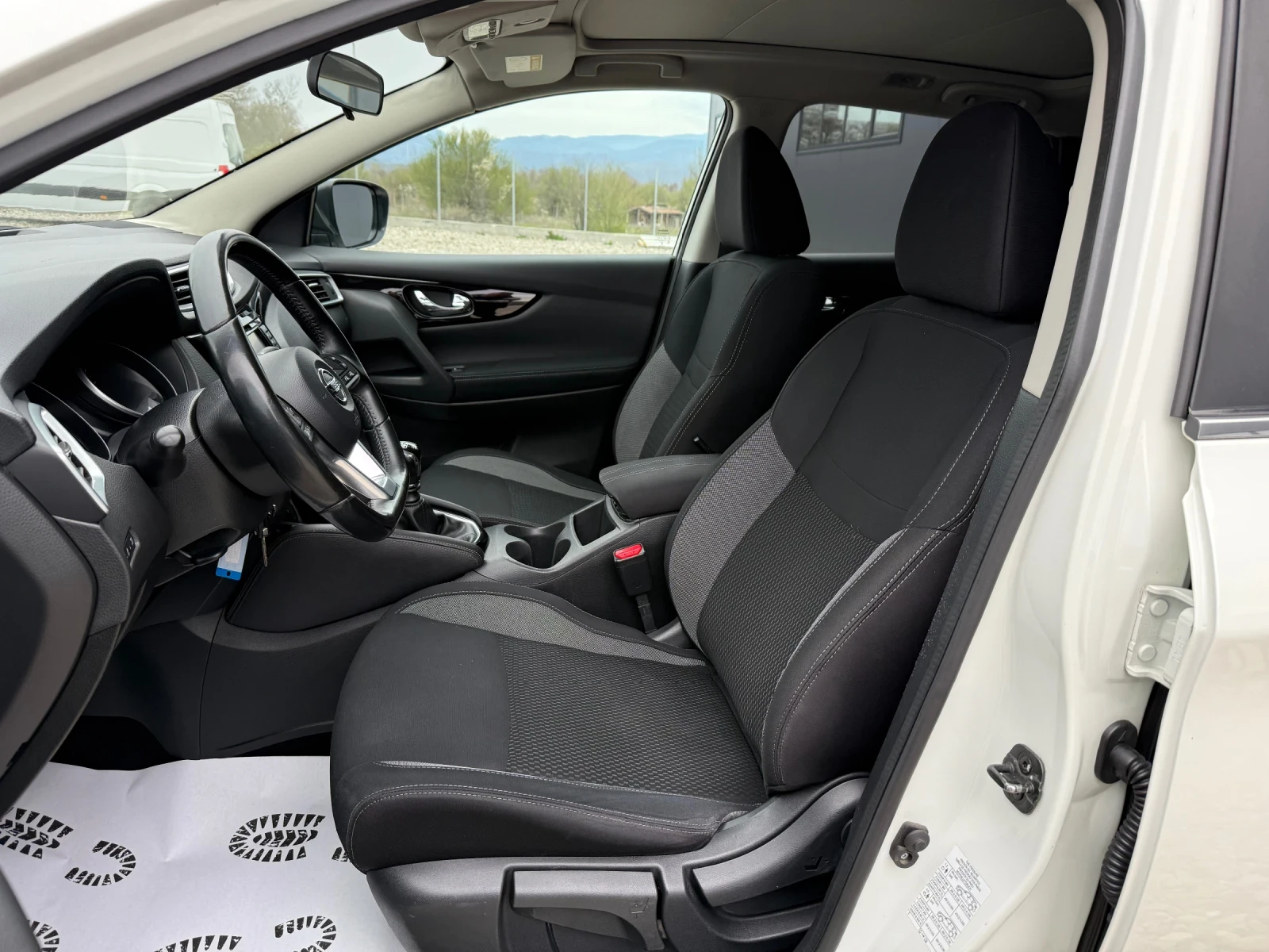 Nissan Qashqai 1.2 DIG-T NAVI PANORAMA | Mobile.bg — изображение 11