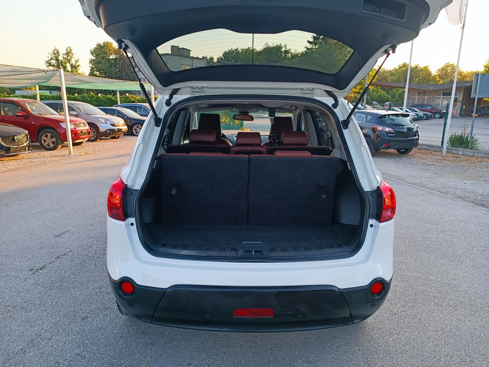 Nissan Qashqai 2.0i-141кс-ШВЕЙЦАРИЯ-РЪЧКА-4х4-6ск-7м-Keyless - изображение 5