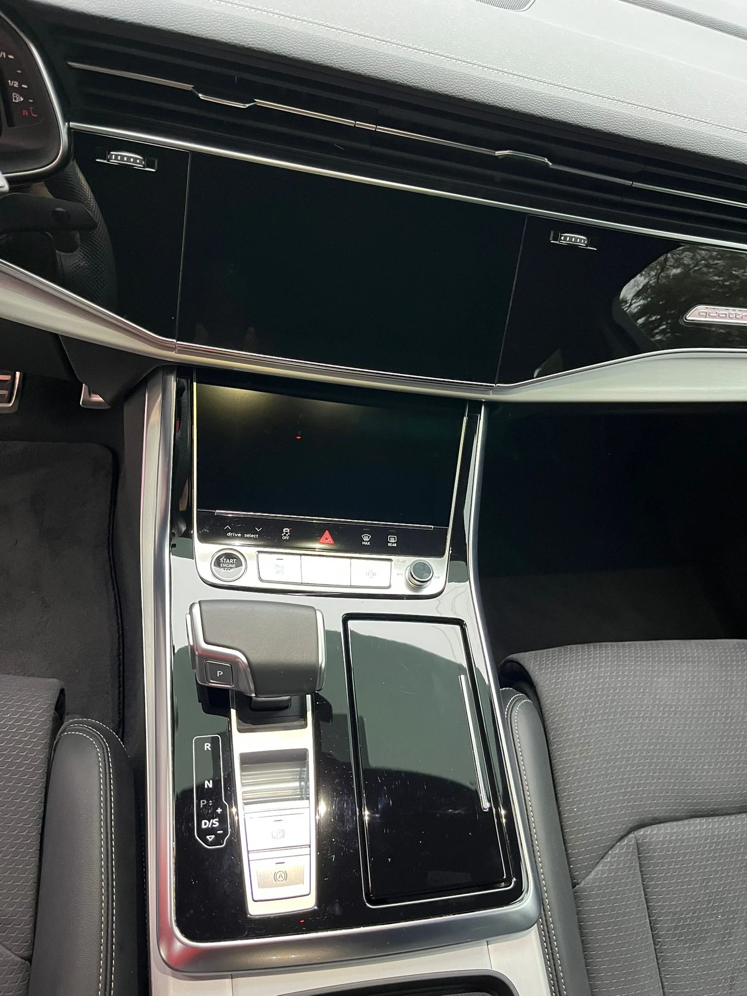 Audi Q7 quattro PH 3.0 S-Line - изображение 5