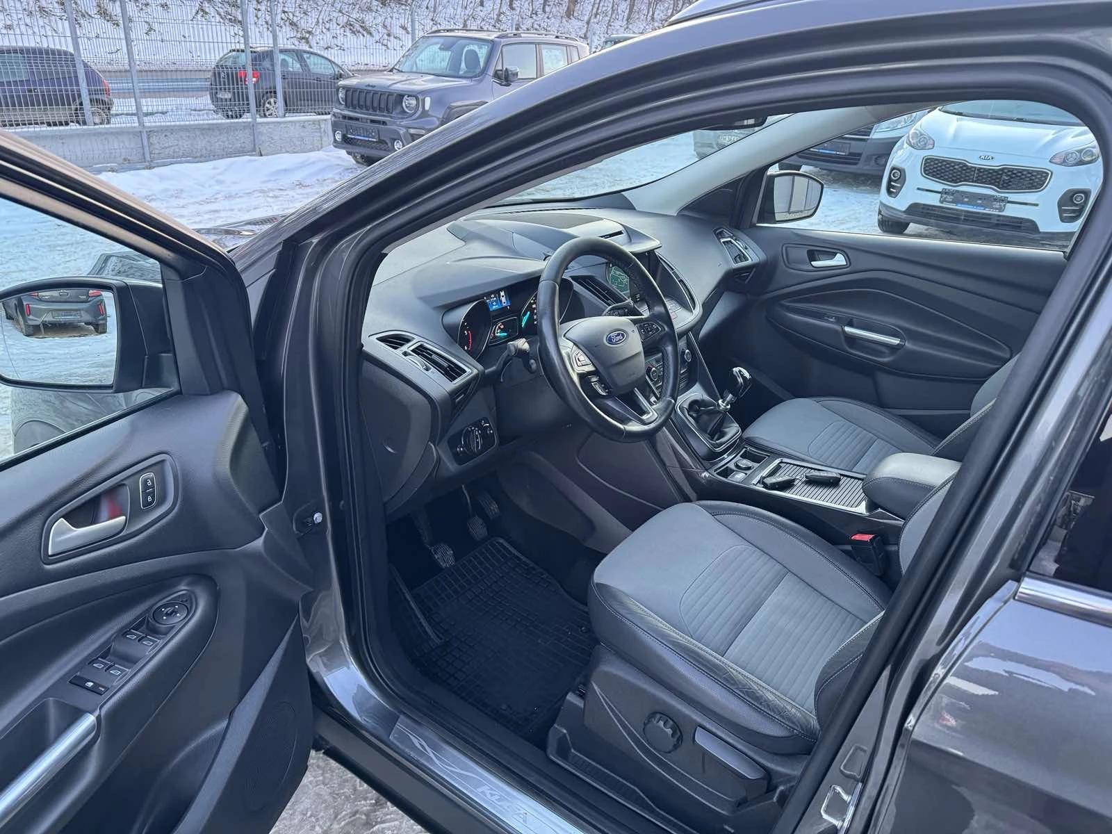 Ford Kuga 1.5TDCI* TITANIUM* LED* NAVI* EVRO6 - изображение 9