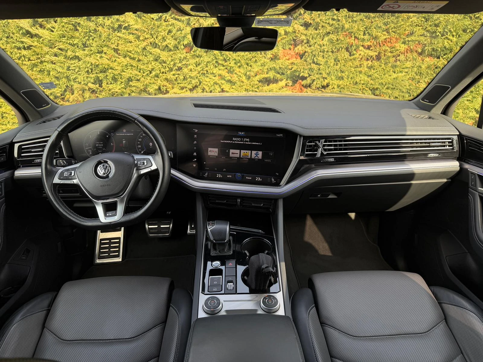 VW Touareg R-LINE* AIR* HEAD-UP* IQ LIGHT* BLACK PACK* , снимка 9 - Автомобили и джипове - 53715674