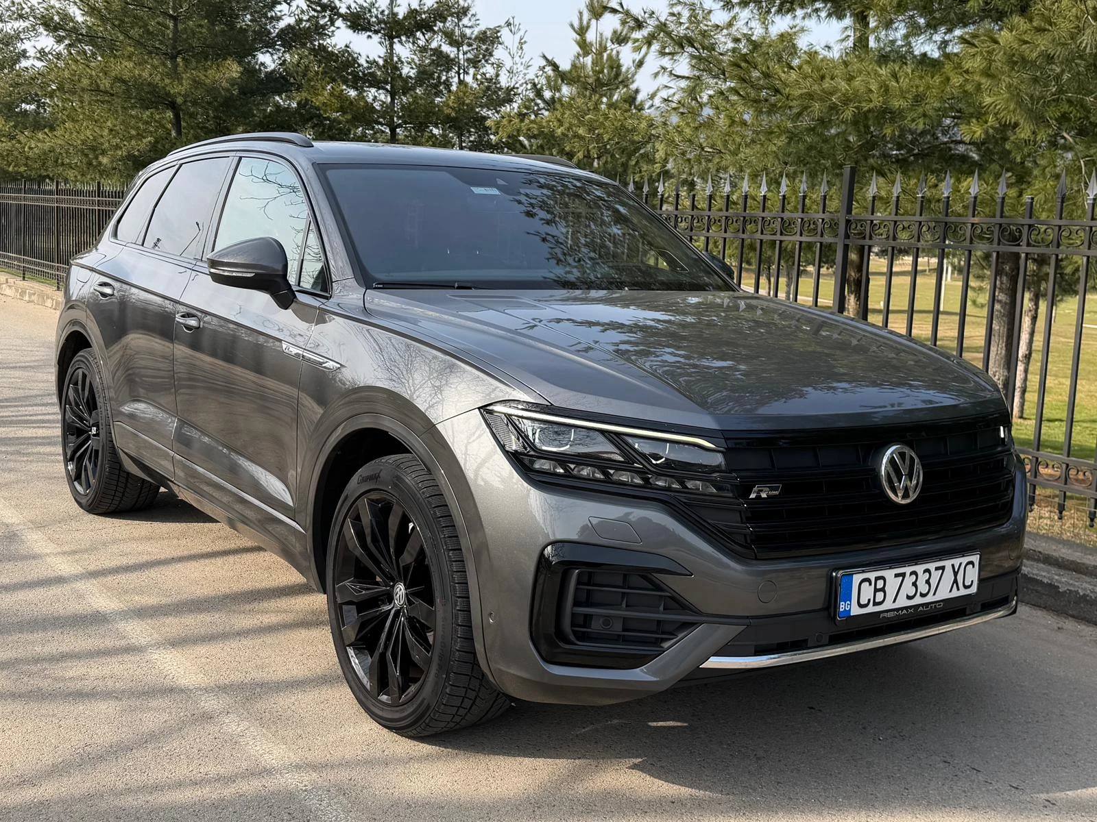 VW Touareg R-LINE* AIR* HEAD-UP* IQ LIGHT* BLACK PACK* , снимка 3 - Автомобили и джипове - 53715674