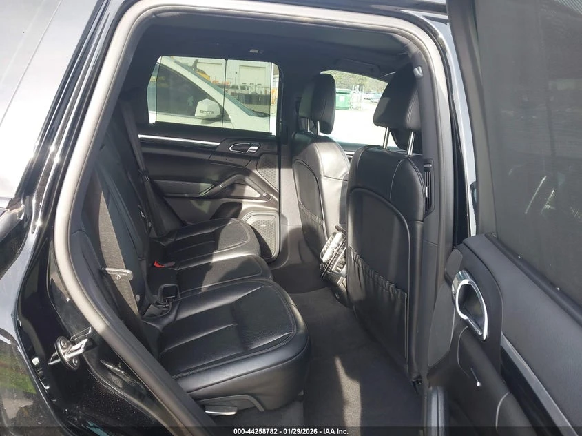 Porsche Cayenne 3.6l Platinum Edition, снимка 8 - Автомобили и джипове - 53809428