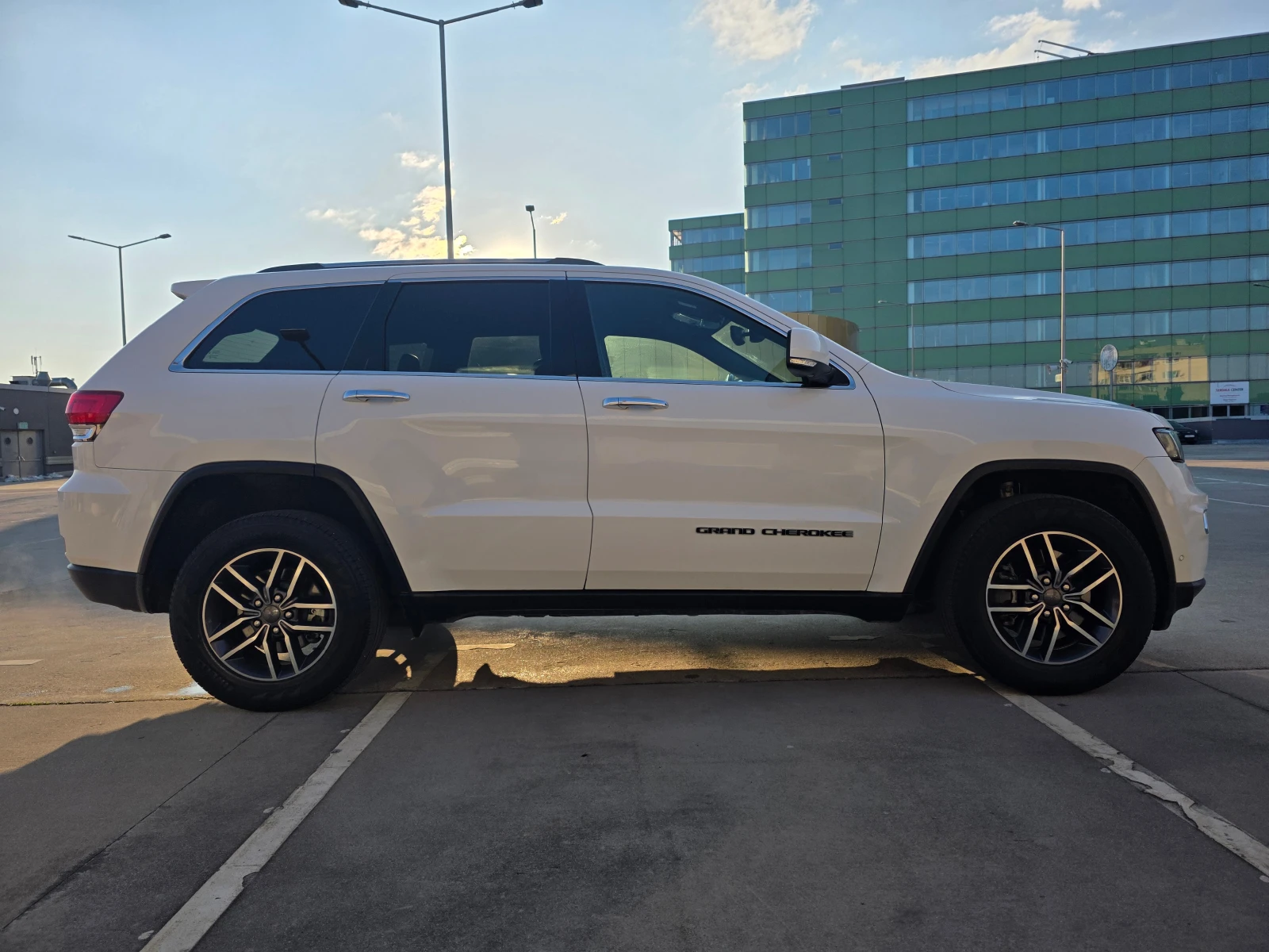 Jeep Grand cherokee 3.0-V6-MultiJet-4x4, automatic-Limited, снимка 4 - Автомобили и джипове - 54286838