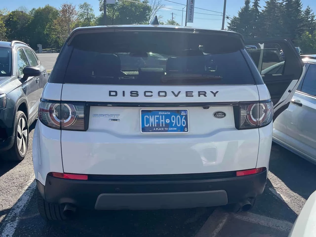 Land Rover Discovery Sport * HSE * ПРЕДСТАВИТЕЛСТВО * ПОДГРЕВИ * NAVI, снимка 4 - Автомобили и джипове - 54643539