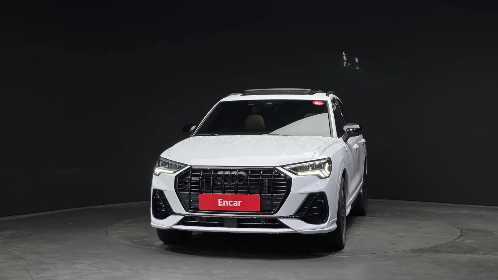 Audi Q3 40 TFS Панорама* Disi* , снимка 3 - Автомобили и джипове - 54699559