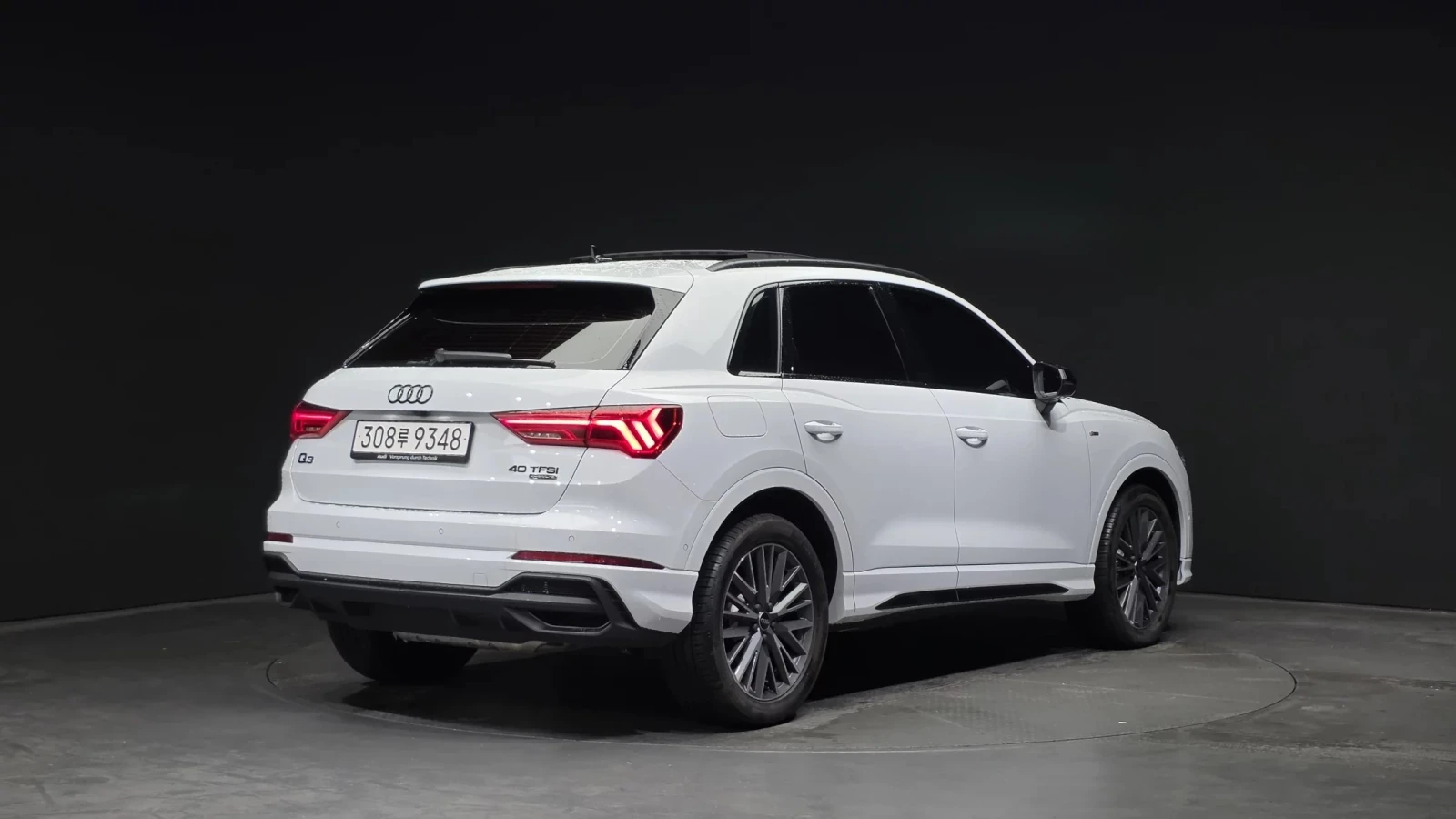 Audi Q3 40 TFS Панорама* Disi* , снимка 2 - Автомобили и джипове - 54699559