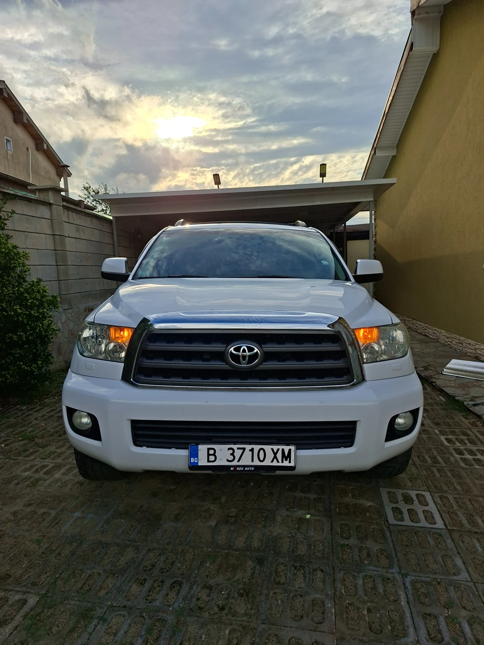 Toyota Sequoia 5, 7L  i Force  V8