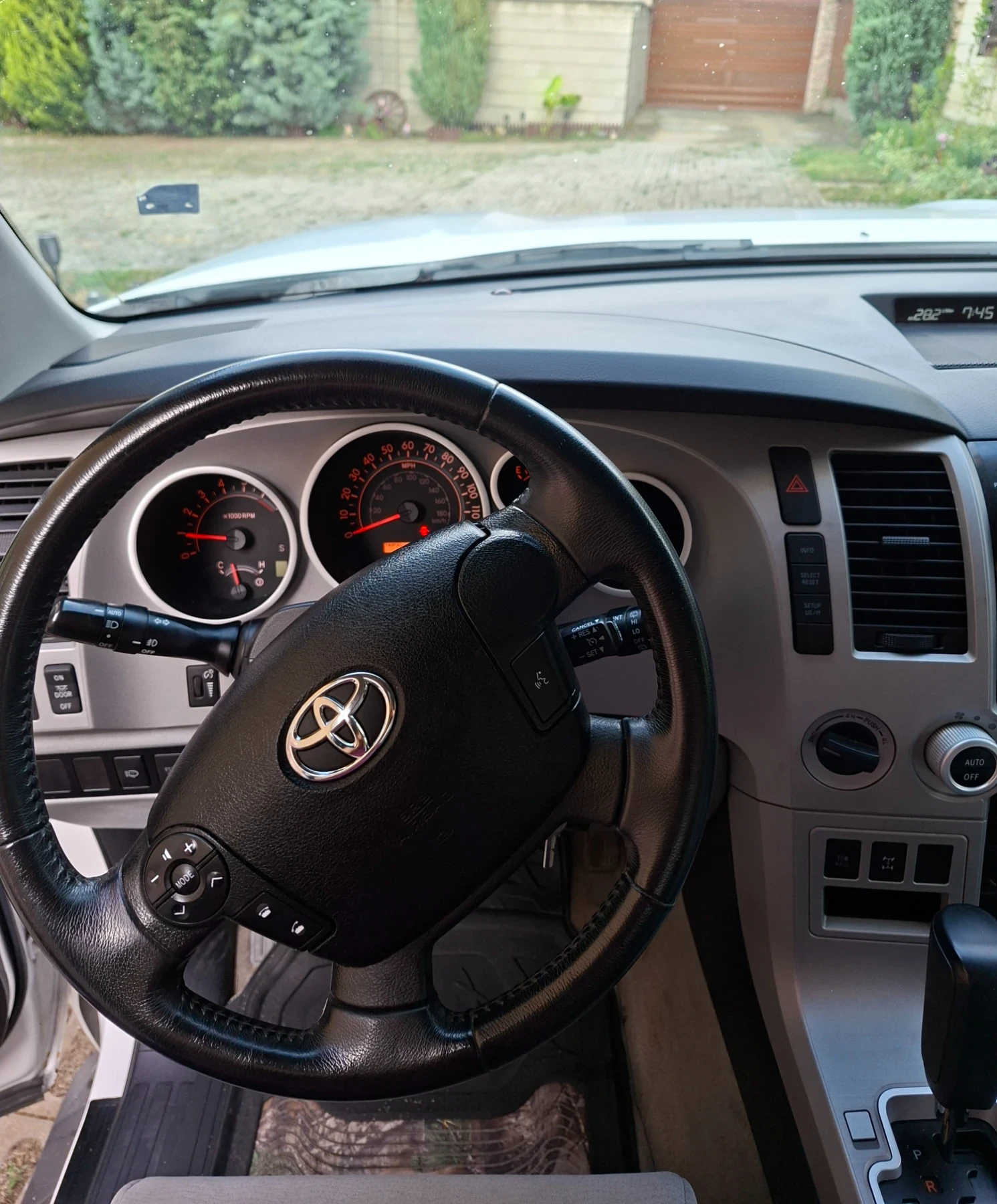 Toyota Sequoia 5, 7L  i Force  V8, снимка 8 - Автомобили и джипове - 55242828