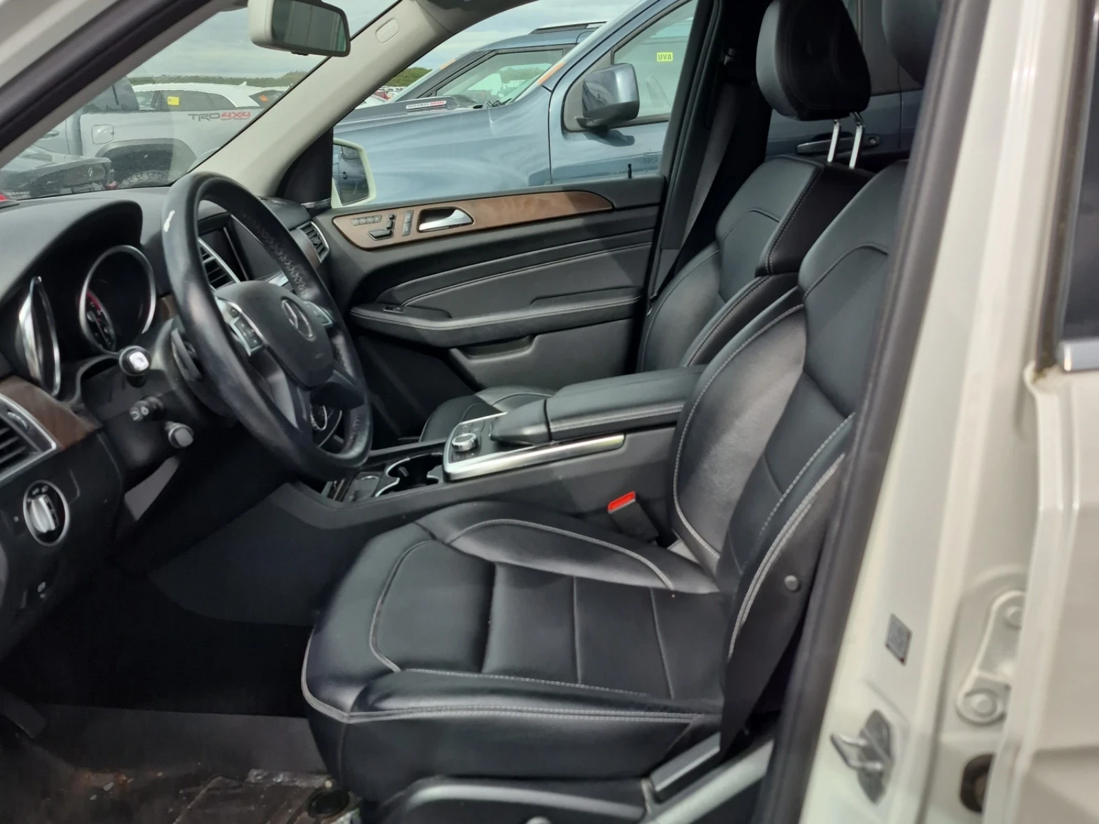 Mercedes-Benz ML 350 D * AMG * 2 КЛЮЧА * ПЪЛНА СЕРВИЗНА ИСТОРИЯ * , снимка 5 - Автомобили и джипове - 55988601