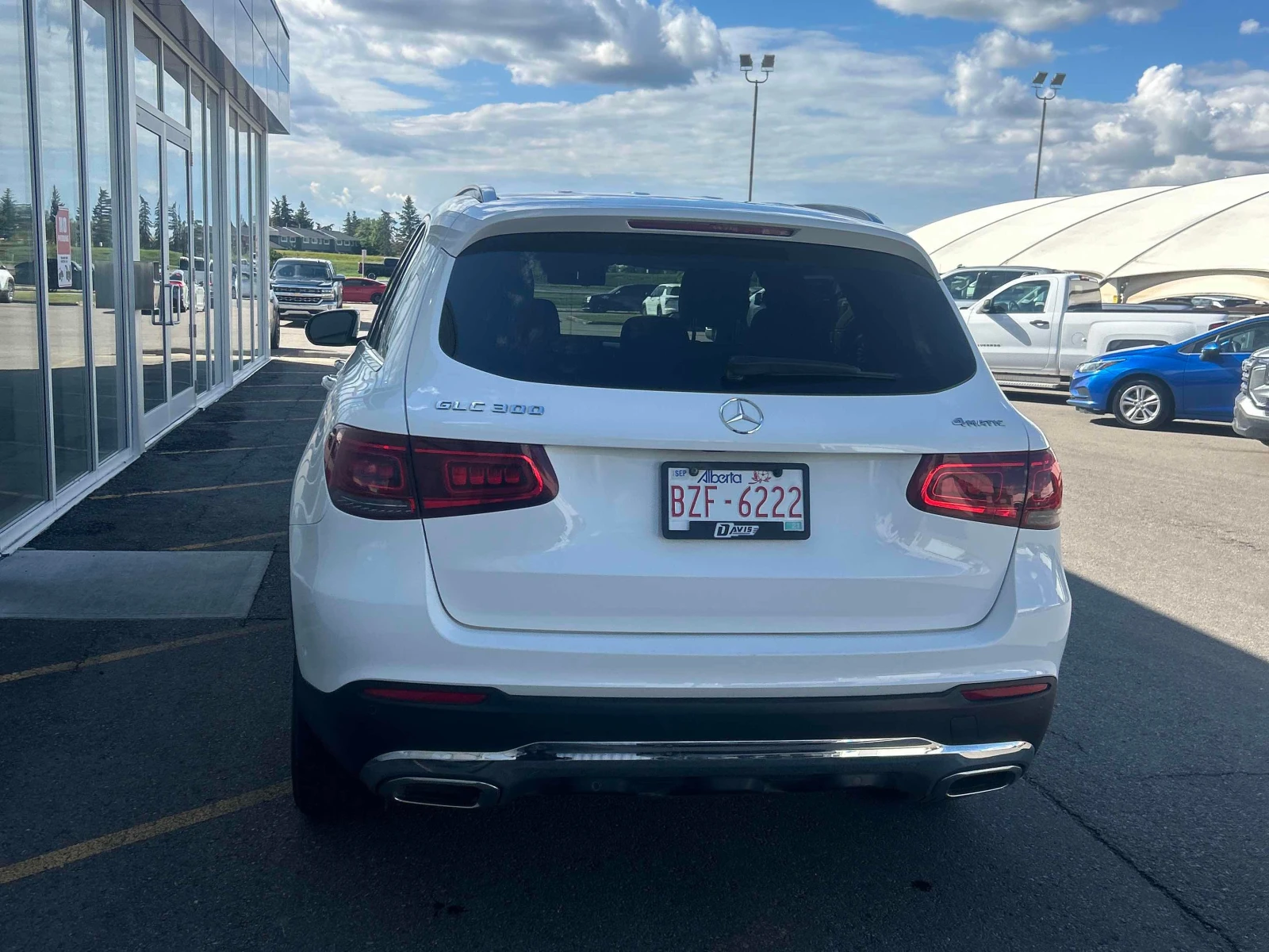 Mercedes-Benz GLC 300 * АВТОКРЕДИТ * ГЛАВНО ПРЕДСТАВИТЕЛСТВО, снимка 4 - Автомобили и джипове - 56022326