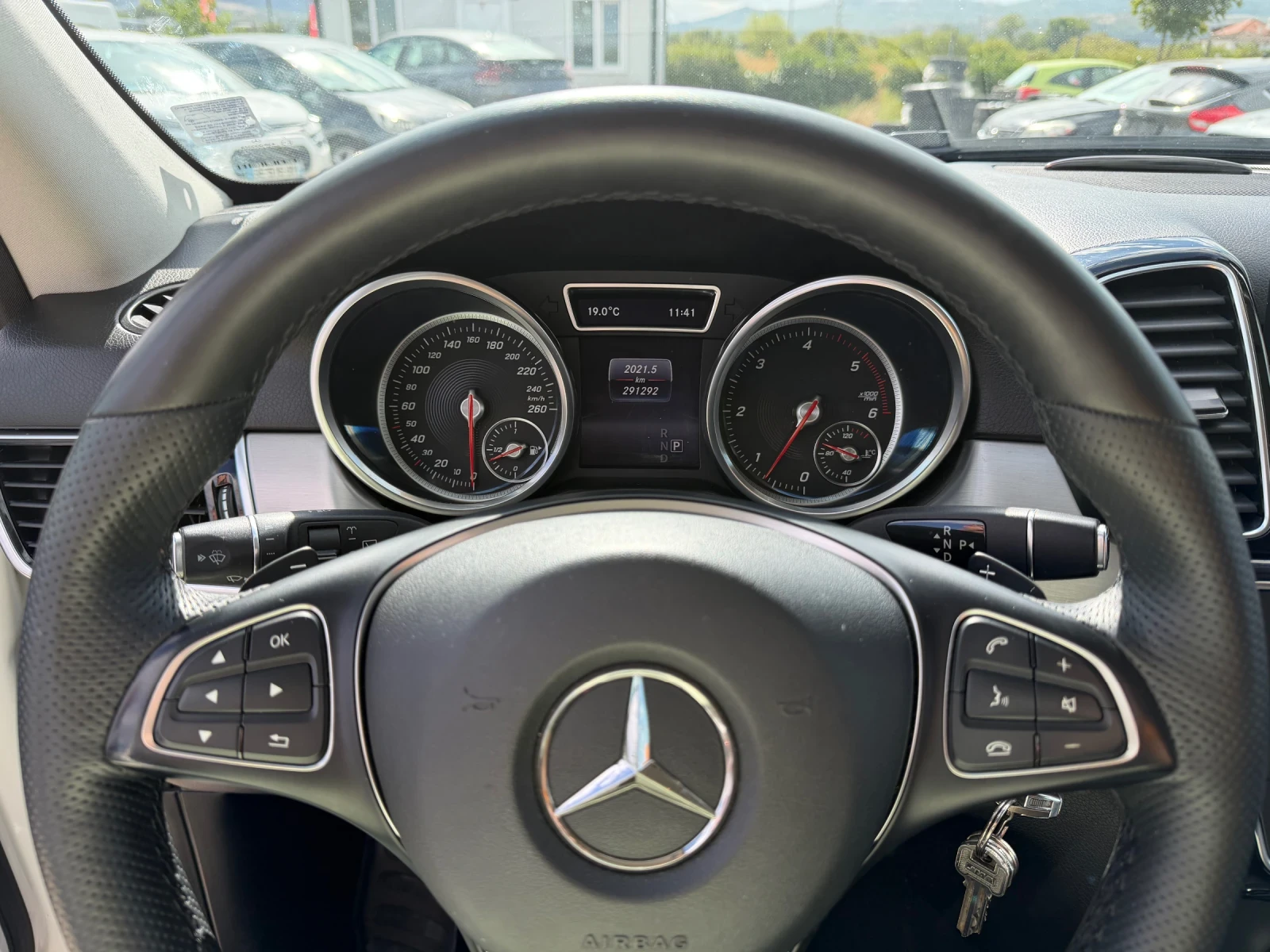 Mercedes-Benz GLE 350, снимка 12 - Автомобили и джипове - 56173122